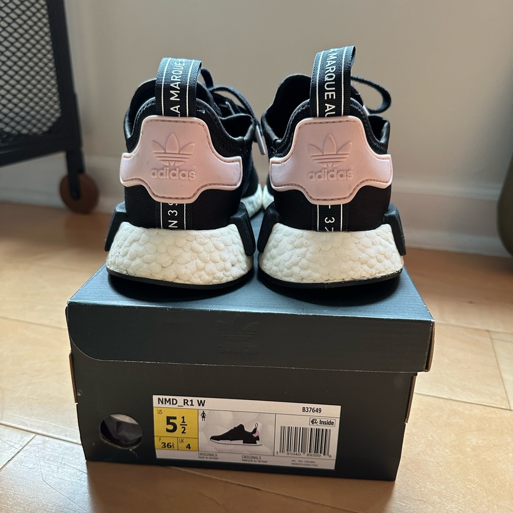Adidas NMD R1 Sneakers